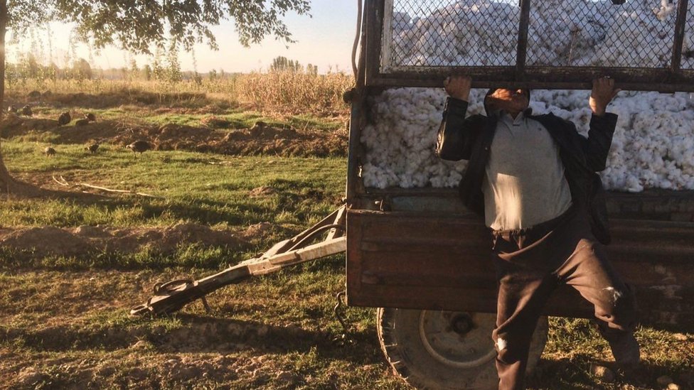 Erkaklarni sikayotgan ayollarni onlayn tomosha qiling