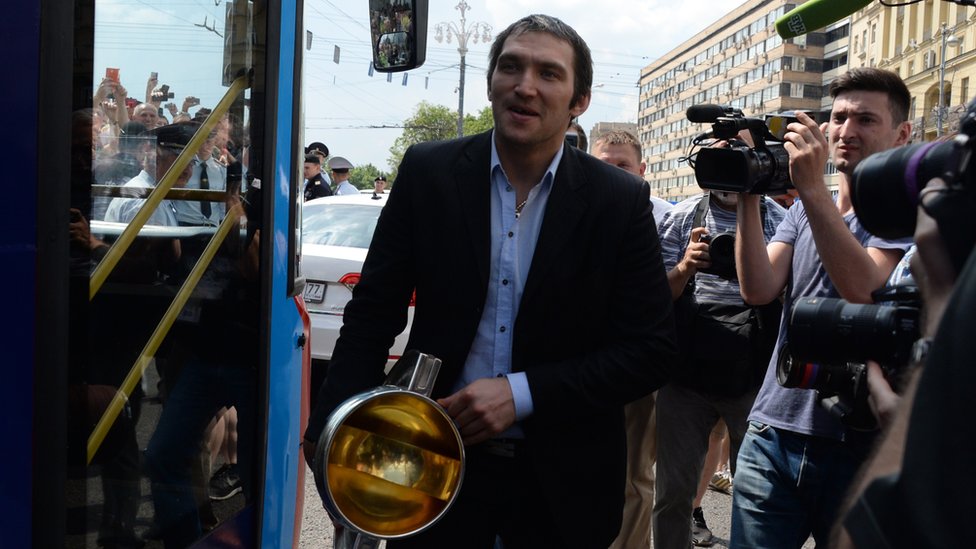 Ovechkin con la copa del mundo.