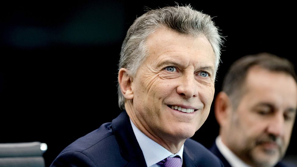 El fútbol y la política van de la mano en Argentina. Y aunque Tapia no era el candidato del gobierno Macri, ya parecen haber pactado algunos aspectos.