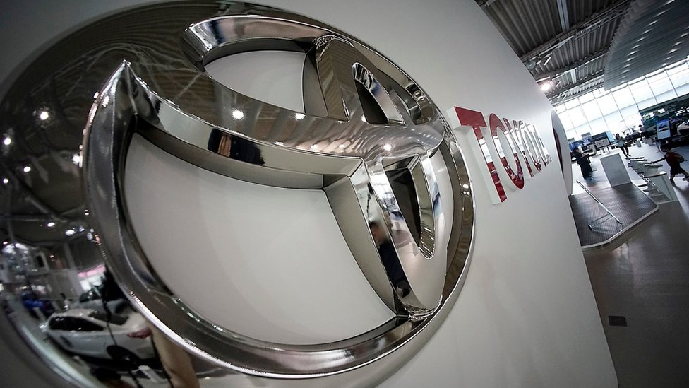 Toyota ради экономии отключила два лифта в головном офисе