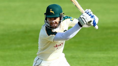 Skipper Read steers Notts into lead