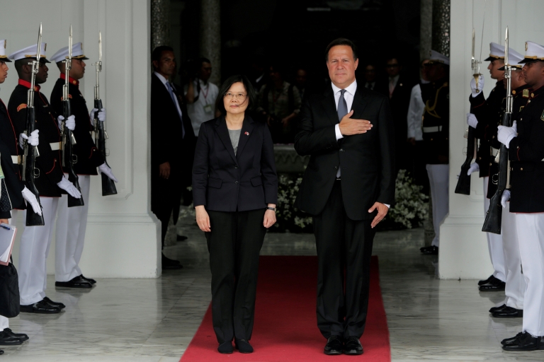 Tsai Ing-wen y Juan Carlos Varela.