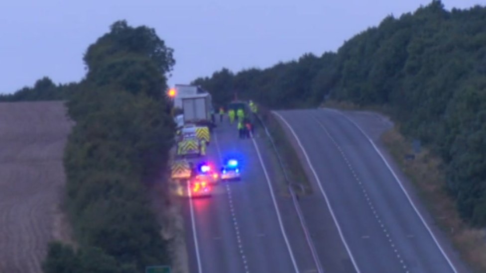 Lorry driver pleads guilty over fourdeath A34 crash BBC News