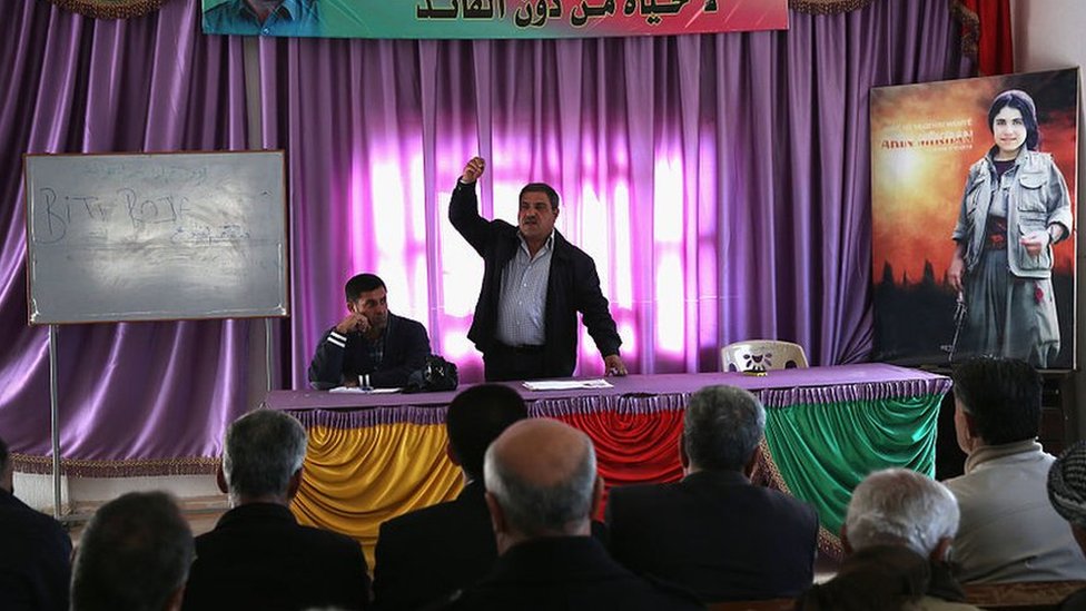 Asamblea comunitaria en Rojava