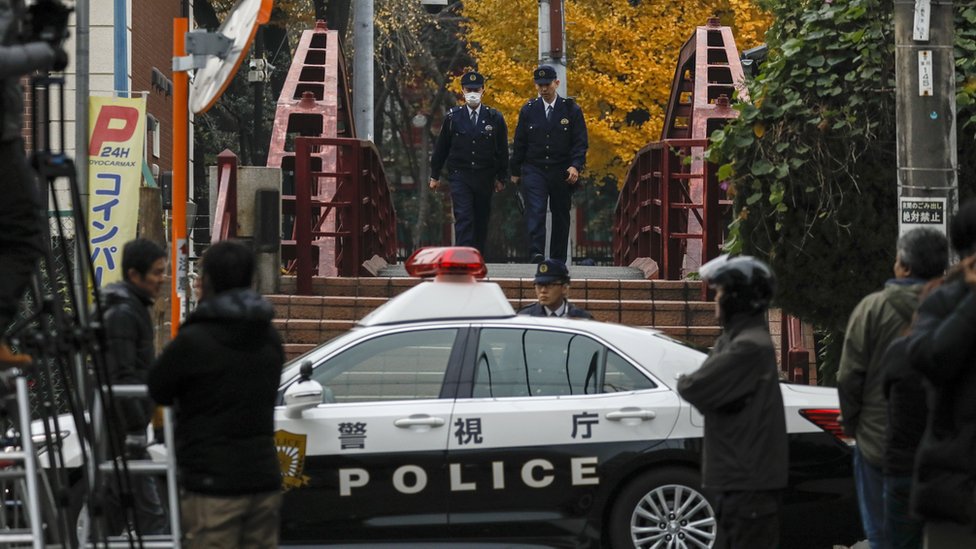 La policía en el templo