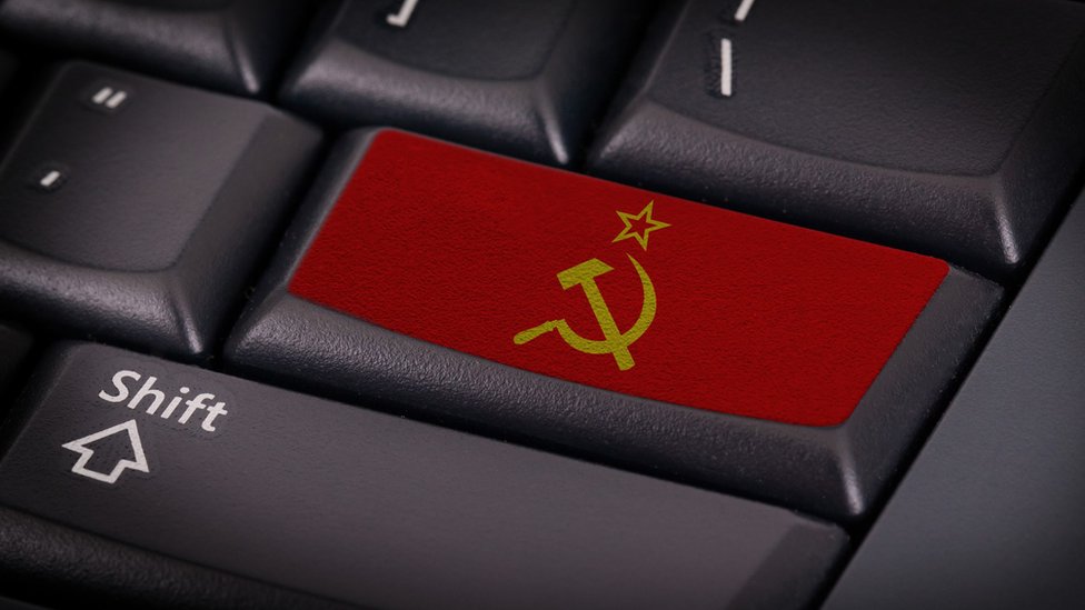 Un teclado de computadora en el que la tecla 