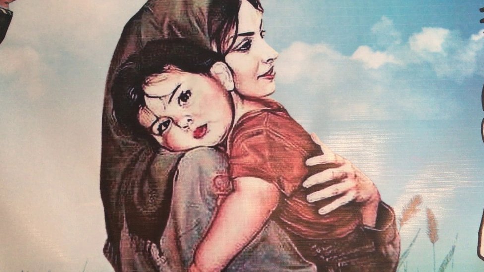 Бір шлюха порно үшін үш әтеш