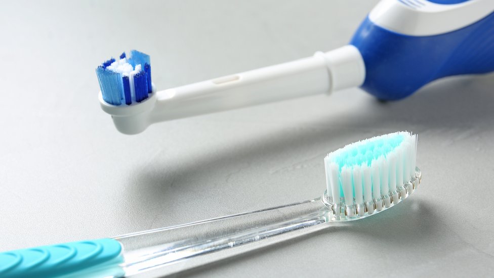 Asia Pronunciar dentro Eléctrico o manual: ¿qué cepillo dental es mejor para nuestros dientes y  encías? - BBC News Mundo