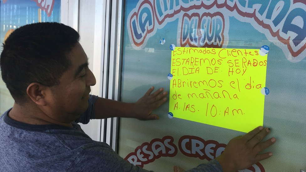 José López cerró su negocio en la ciudad de Albuquerque en Nuevo México en apoyo a los inmigrantes.