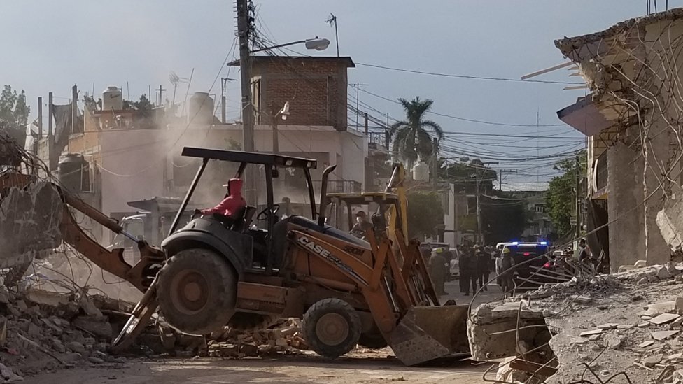 Mexico earthquake: The neighbourhood where one house survived