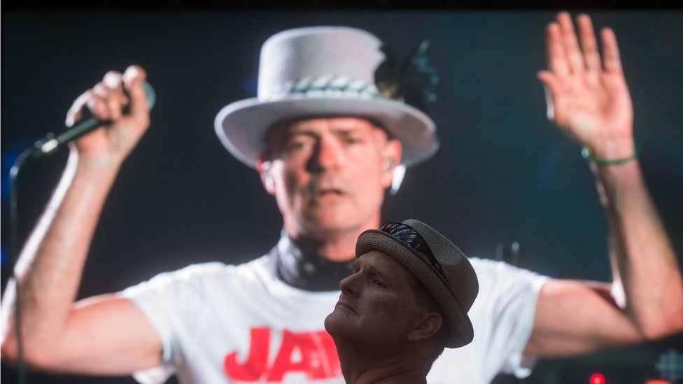 Canadian band The Tragically Hip give last emotional concert