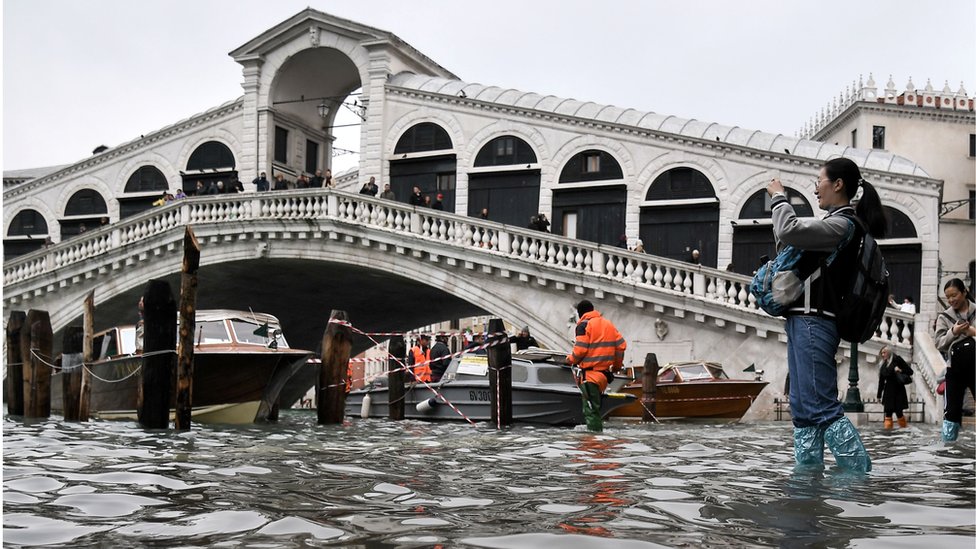 水没 ベネチア 史上2番目の大高潮で「水の都・ベネチア」85％浸水 なぜ発生？（森さやか）