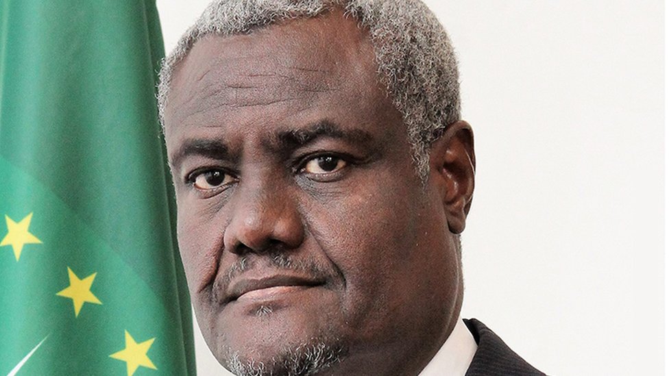 Porno kompilyatsiya konfet ichida eshak Yalangoch qoshiqchi Ranetki