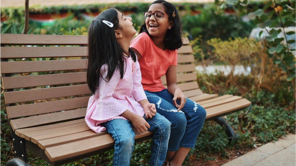 Порно кезіндегі күлкілі жағдайлар Бритни Спирстің юбкасының астында