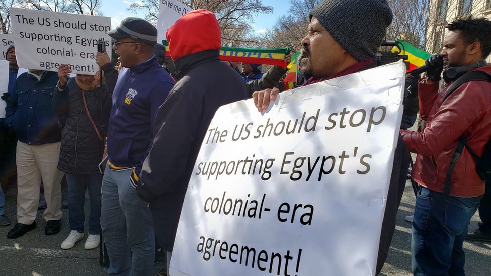 Men dostimni dugonasining mushukini yalashga kondirdim. Men dostimni dugonasining mushukini yalashga kondirdim.