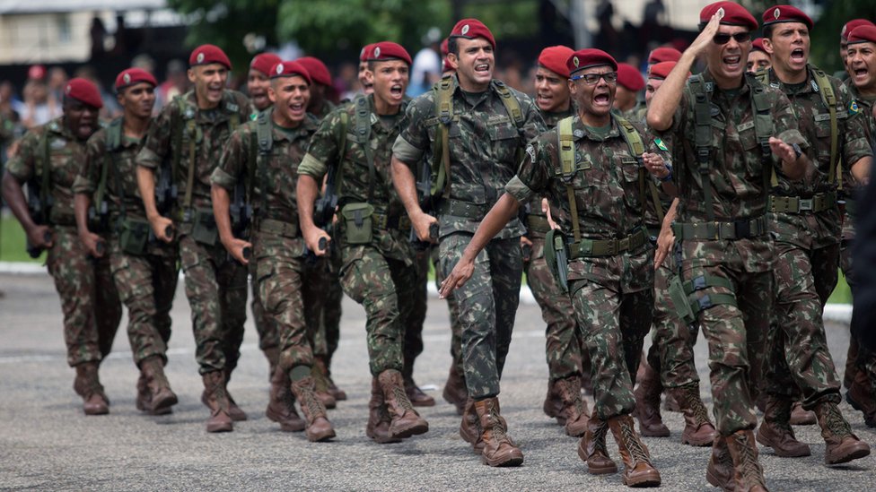 Comandos do Exército Brasileiro COMANDOS of Brazilian Army  Comandos exercito  brasileiro, Exercito, Farda exercito brasileiro
