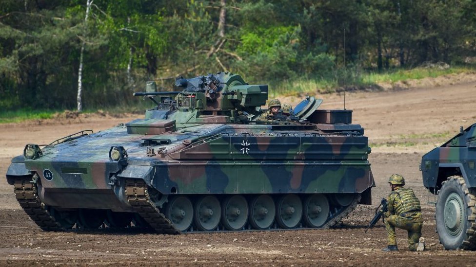 Western allies to send fighting vehicles to Ukraine