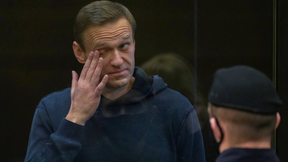 Alexei Navalny: quién es el feroz crítico de Putin arrestado en Rusia 5  meses después de ser envenenado - BBC News Mundo