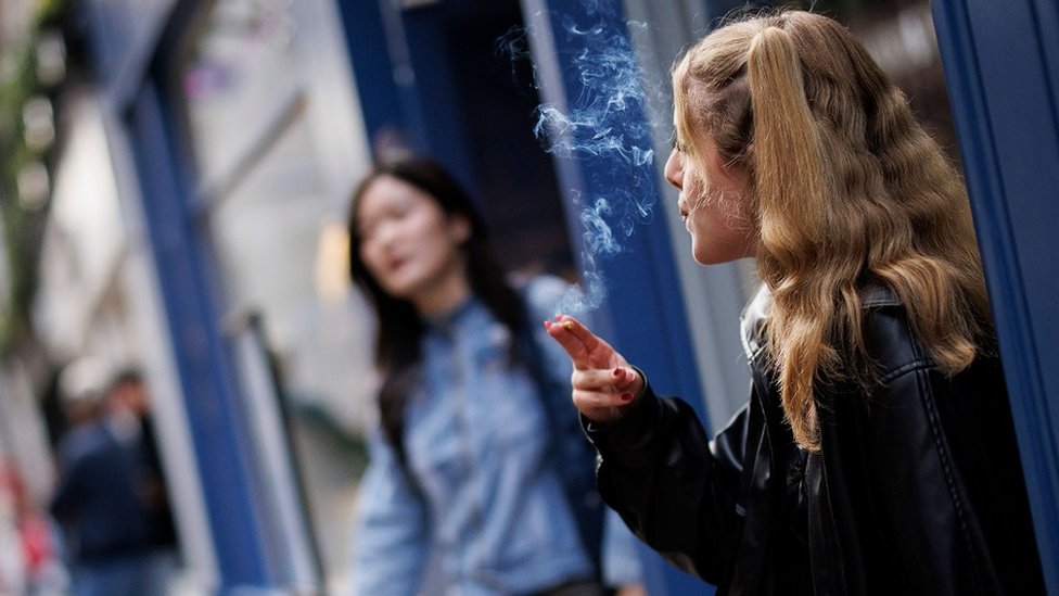 fake actor cigarettes What Do Actors Actually Smoke In Movies And Shows? Director Explains | Buzz News