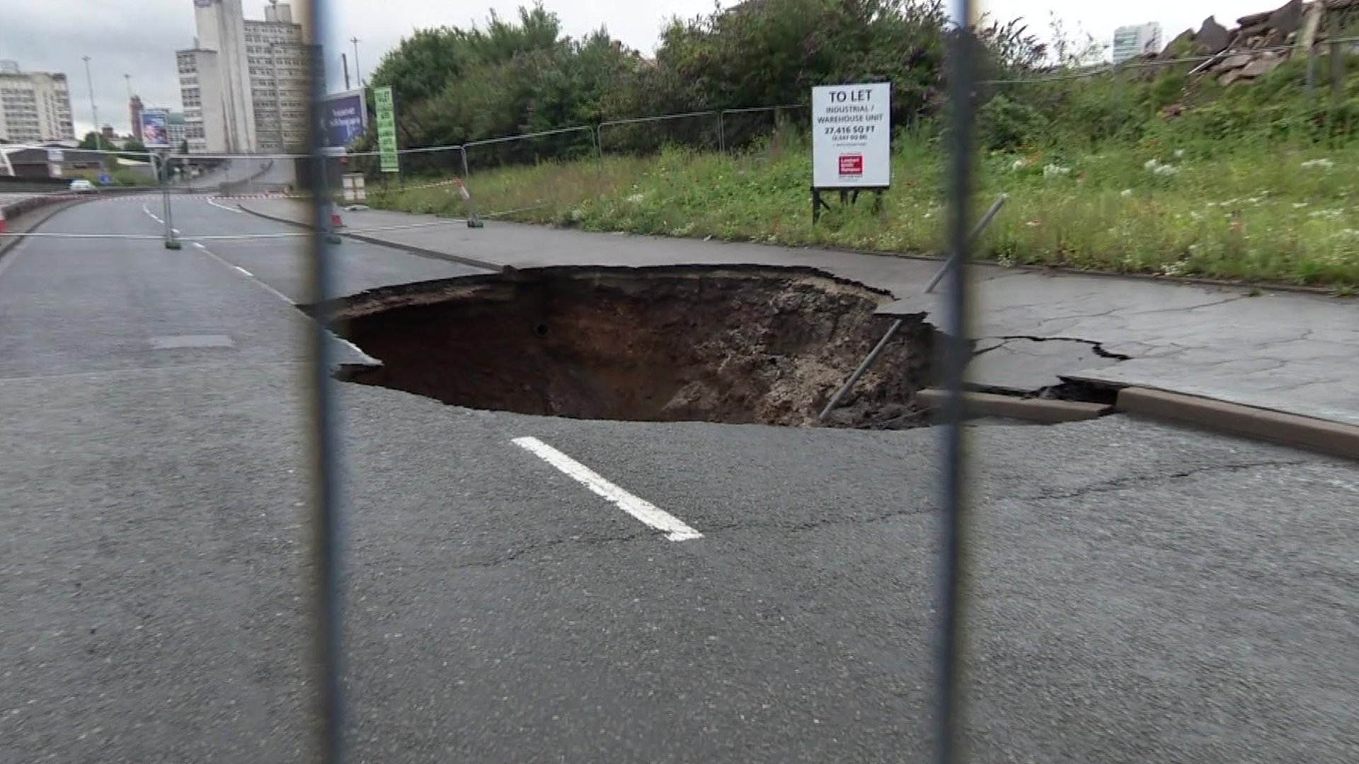 Heavy rain causes a sinkhole in Manchester CBBC Newsround