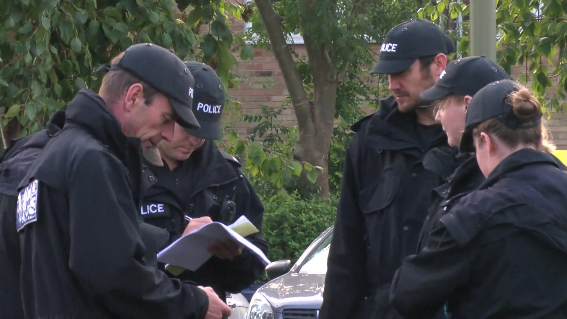 Oxford abduction: Schoolgirl raped by men in car