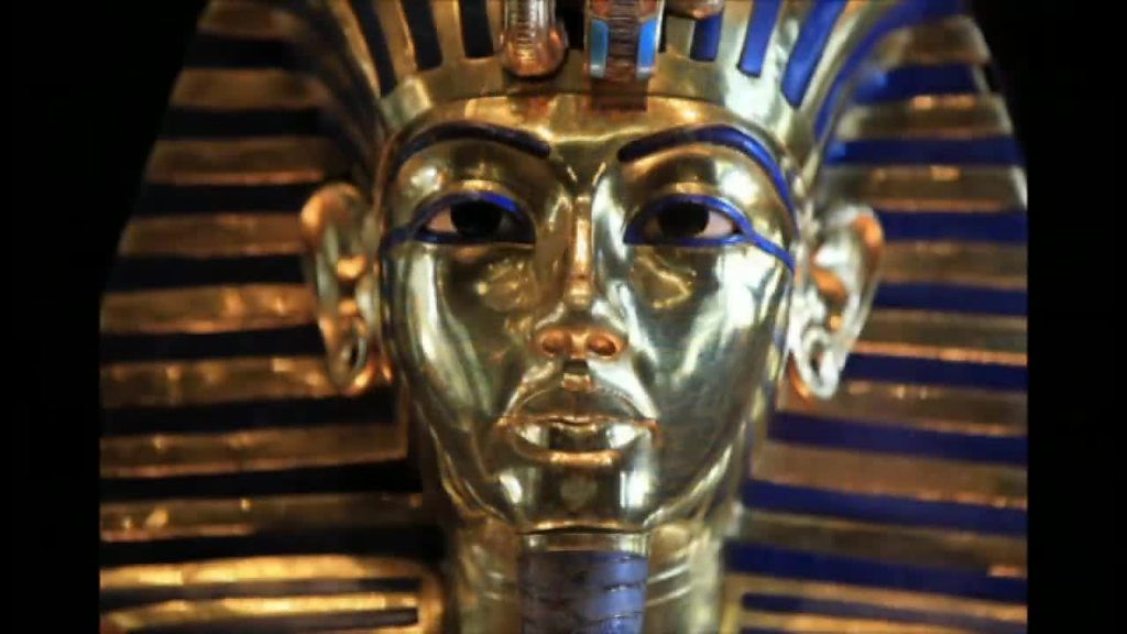 金ぱくで覆われたミイラ、4300年前のものか エジプトで発見 - BBCニュース