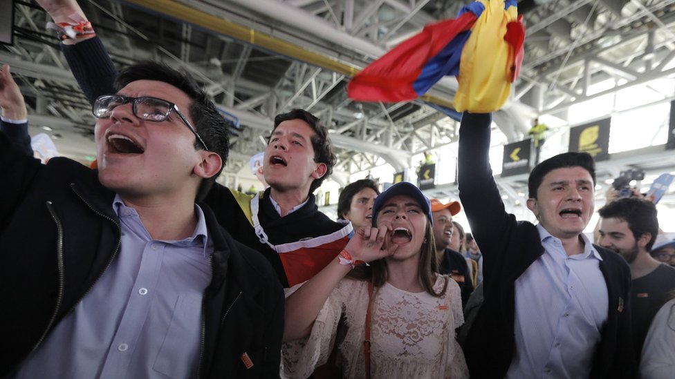 コロンビア大統領選 保守派ドゥケ氏勝利 和平協定に暗雲 - BBCニュース