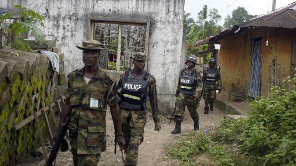 Les attaques contre les arbitres sévèrement sanctionnées au Nigéria - BBC  News Afrique
