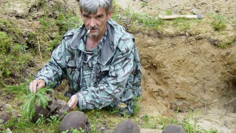 Koz yoshlari uchun orgazm onlayn Ogil onasini qattiq sikdi (porno)