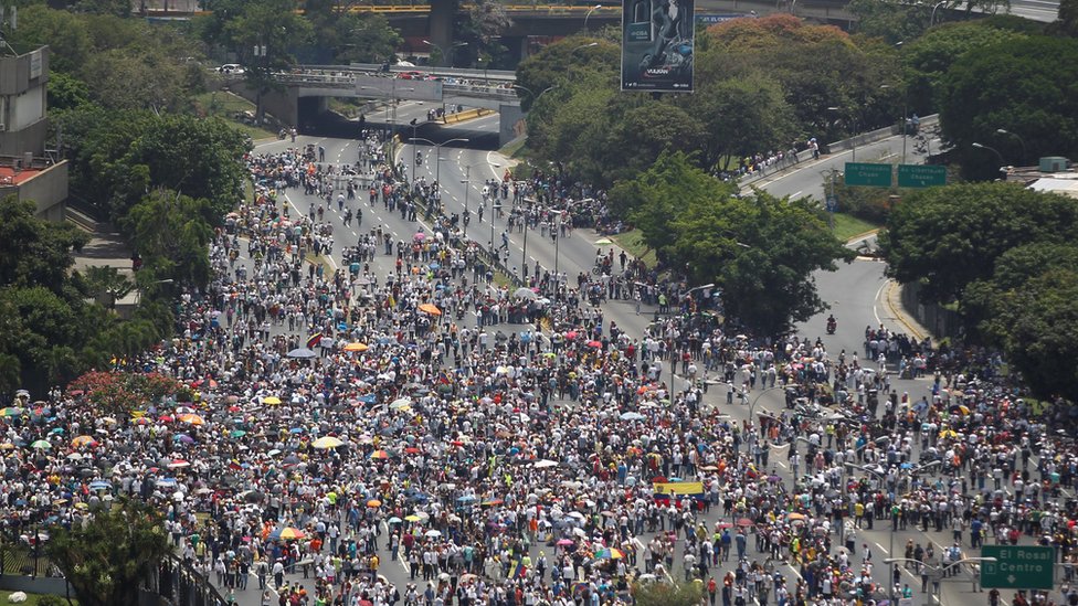 Toma aérea del plantón en Venezuela.