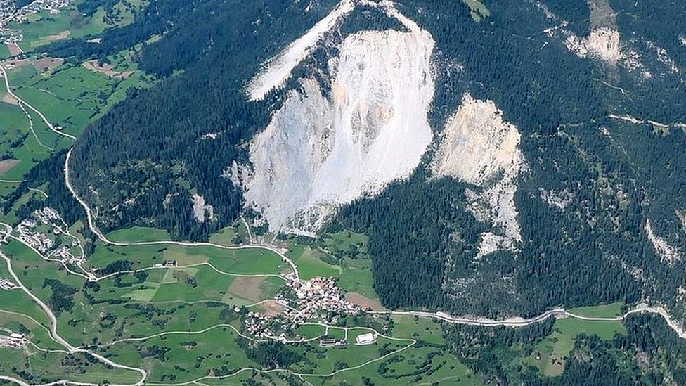 Swiss villagers told to flee monster rockslide