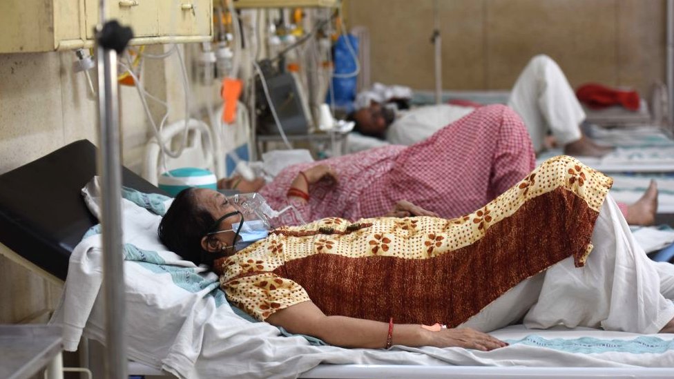 Coronavirus: India supera los 300.000 casos diarios de covid-19 mientras el  oxígeno escasea - BBC News Mundo