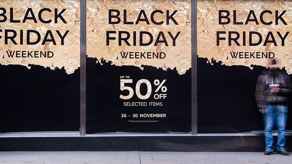 Por qué muchos negocios adelantan el Black Friday en Estados Unidos? - BBC  News Mundo