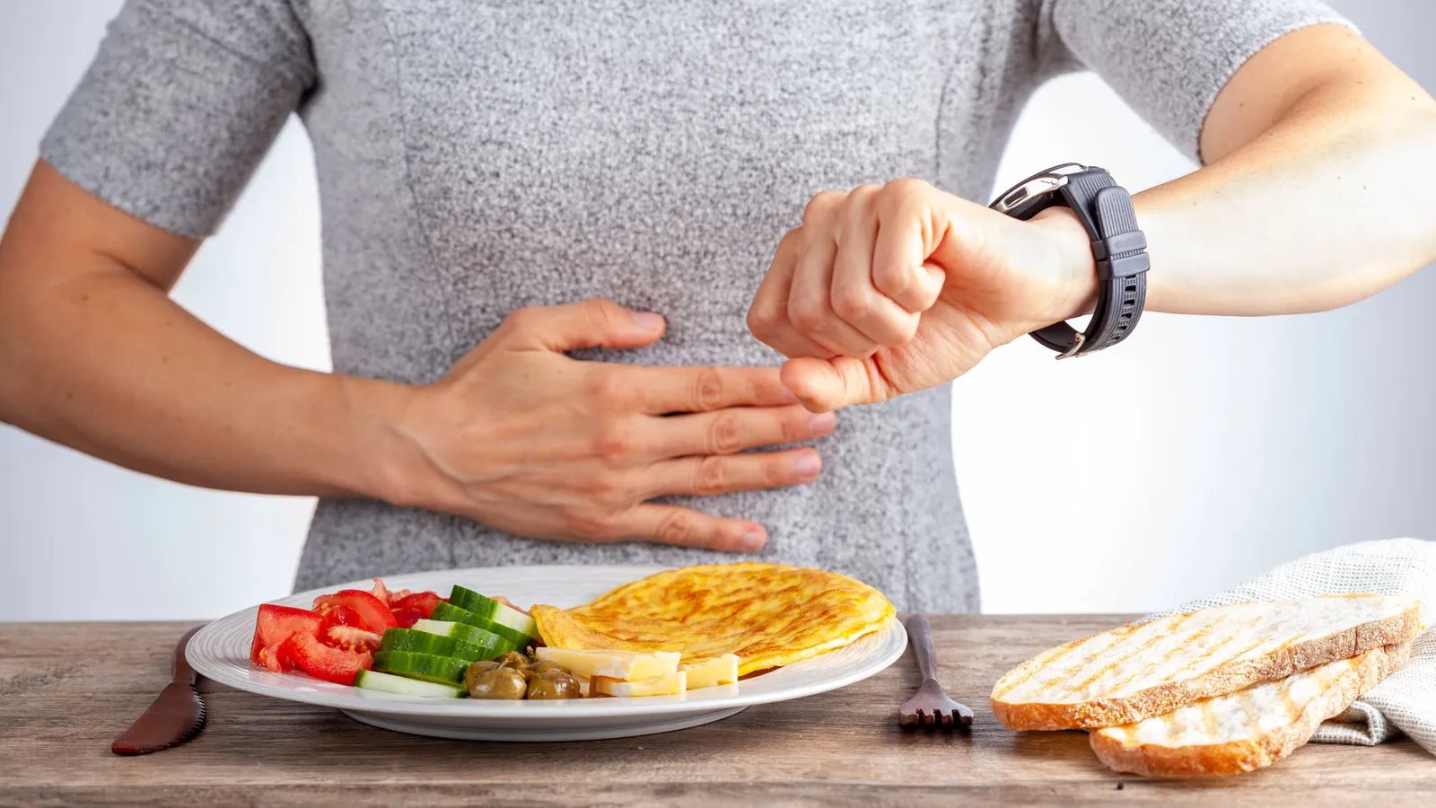 Apa itu 'intermittent fasting' dan bisakah membuat kita hidup lebih lama? - BBC News Indonesia