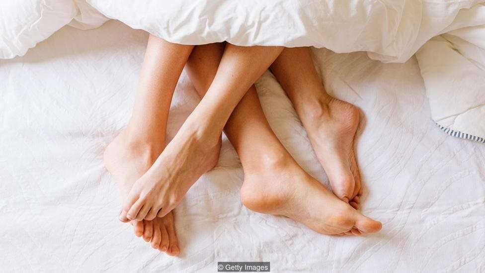 Rus bekasining etiklariga porno siginish Kop yangi yuqori sifatli porno