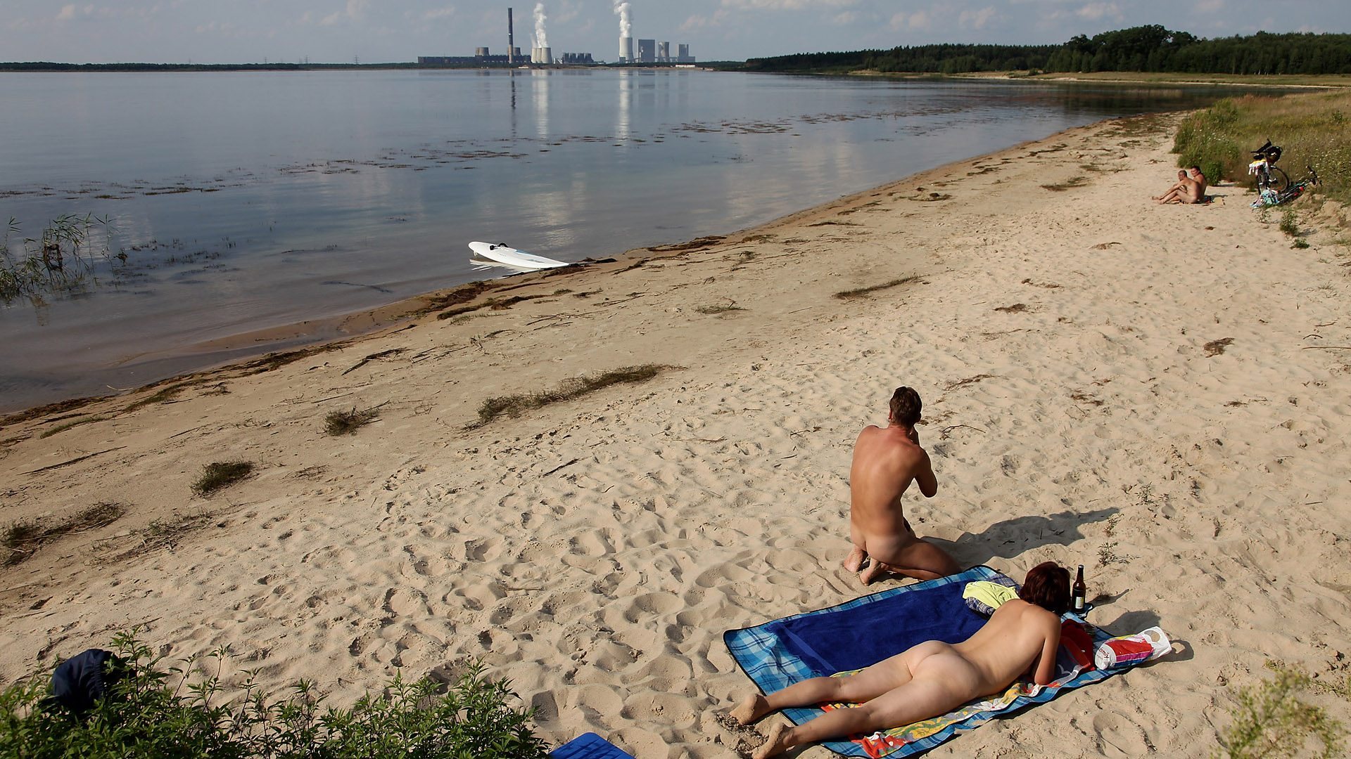 Sean Gallup/Getty Images法国裸体度假胜地如何成为传播新冠病毒的