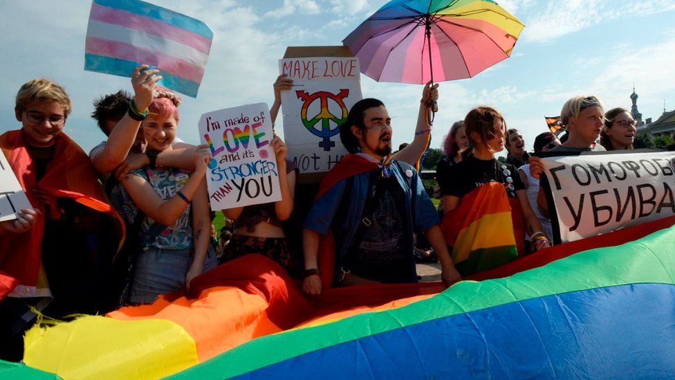 Dom 2 da yashirin kamerali jinsiy aloqa Tayt va yubka kiygan qizlar porno video