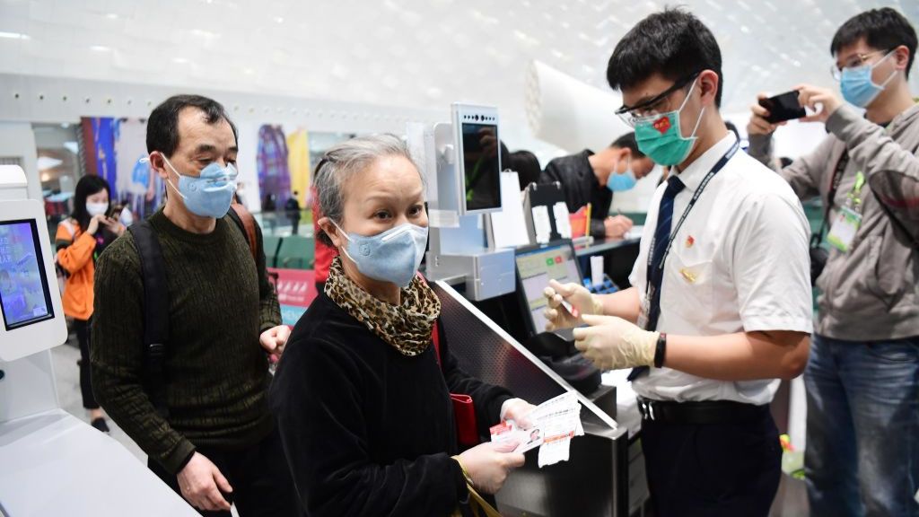 Coronavirus: qué es el &quot;código verde&quot; que permite a la gente en China moverse libremente (y por qué genera polémica) - BBC News Mundo