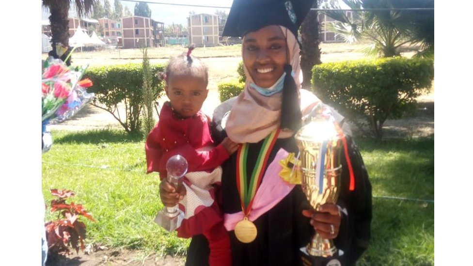 Haqiqiy video maxluqlar bilan jinsiy aloqa Shimlar tushib ketdi (foto)