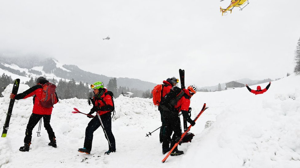 As avalanches que mataram 10 turistas na Áustria e na Suíça - BBC
