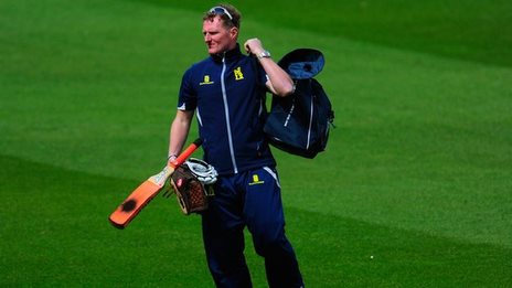 Warwickshire abject in loss - Brown