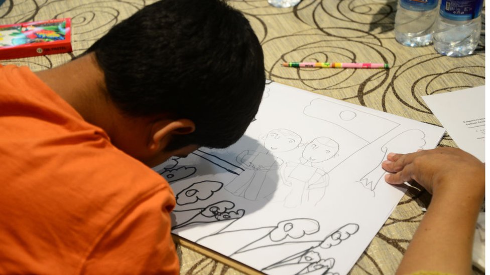 Egri-bugri ispan ayollari bilan porno