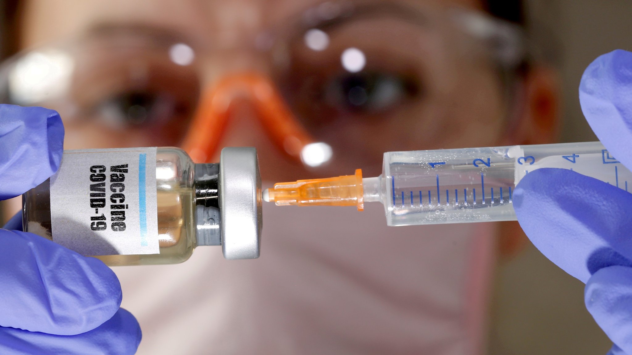 Коронавирус в мире: вакцина с эффективностью на 90% и студенческие волнения  в Компьене - BBC News Русская служба