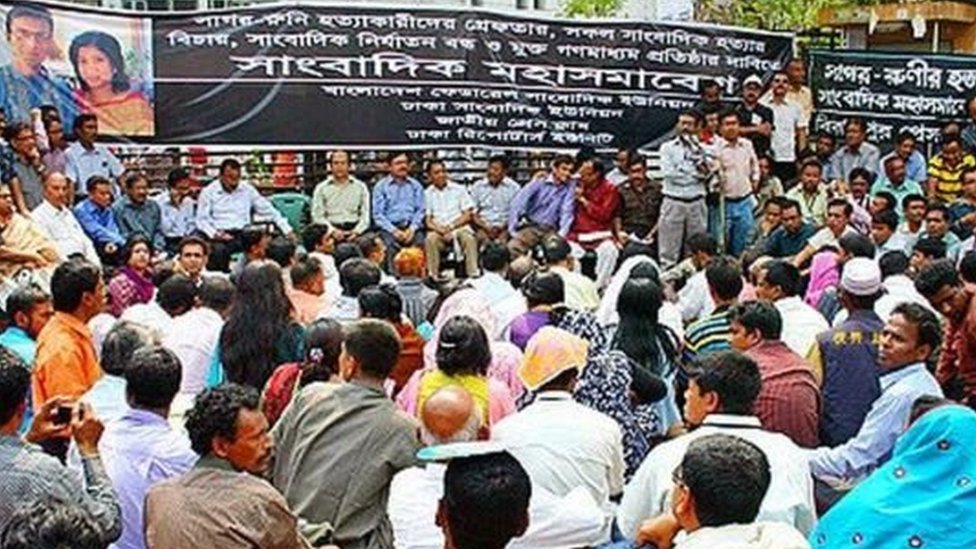 Paypoq bilan boglangan va gagged qizlarning fotosuratlari Anastasiya Paninaning dumbasi