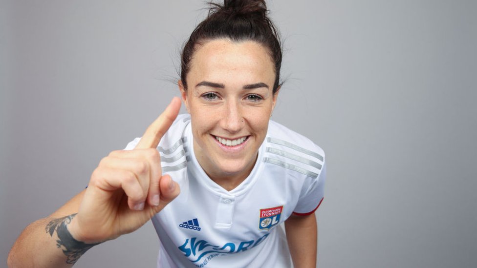 Lucy Bronze Wins BBC Women's Footballer Of The Year 2020 - CBBC Newsround