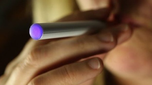 E-cigarettes could be prescribed by the NHS to help smokers quit, report  says - BBC News