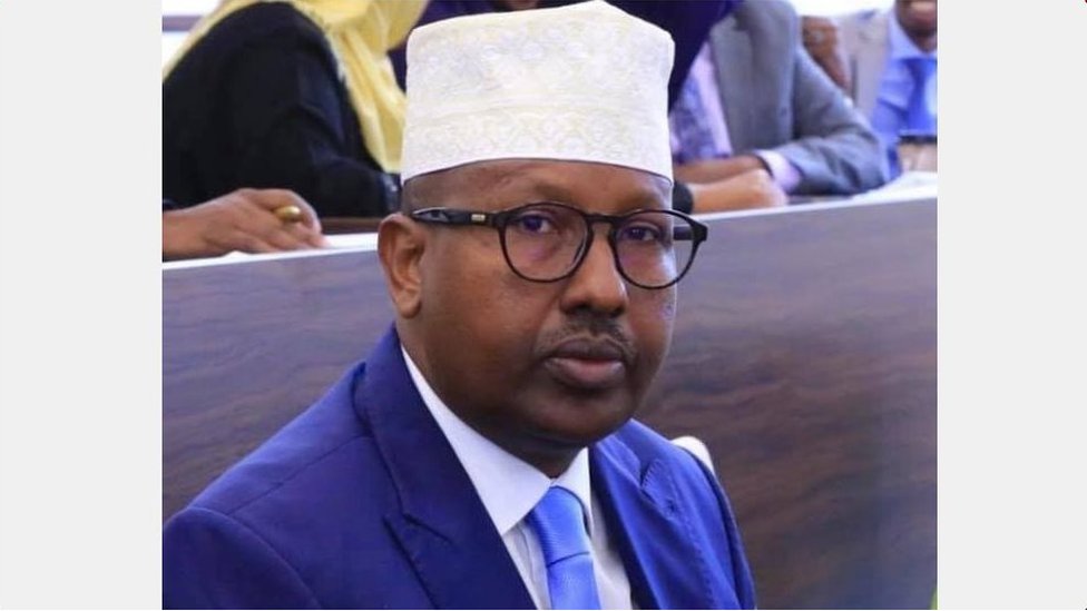 Ayollarning siyishi haqidagi uy qurilishi videosi