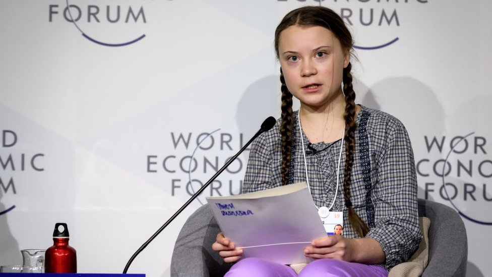 Adaptabilidad fórmula Inferir Greta Thunberg, la adolescente sueca que falta un día a la semana a la  escuela para protestar contra el cambio climático - BBC News Mundo