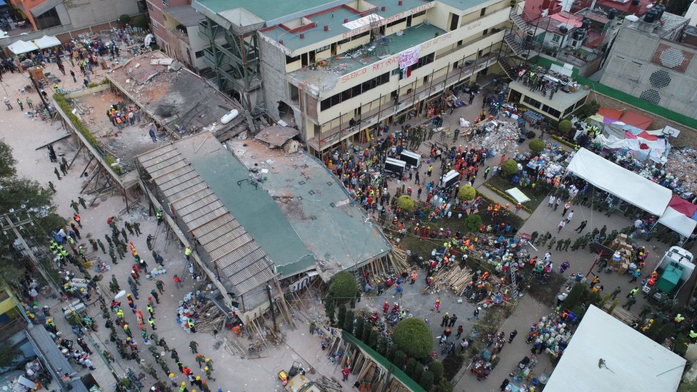 Vista aérea del Colegio Enrique Rébsamen, en el barrio Coapa, en el sureste de Ciudad de México, parcialmente derrumbado por el terremoto de magnitud 7,1 que azotó México el martes.