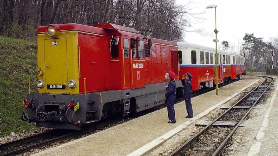 Немересі атасының порно секс видеоларына келді Фермерлік секс ххх